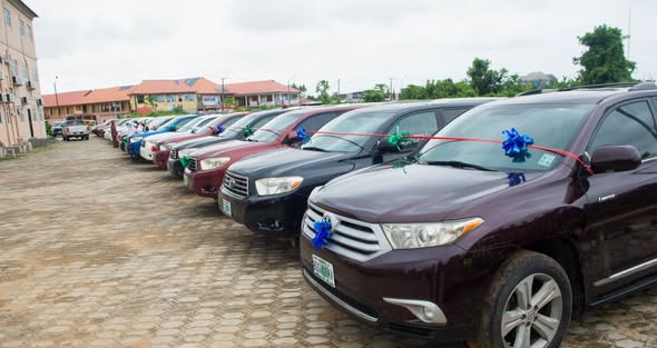 Hunpe presents official vehicles